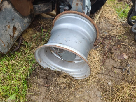 Wacker Neuson Th412 Wheel Rim 15 X 13, 16 Cm Centre Hole Diameter - Jante pour Matériel de manutention: photos 3 Wacker Neuson Th412 Wheel Rim 15 X 13, 16 Cm Centre Hole Diameter - Jante pour Matériel de manutention: photos 3