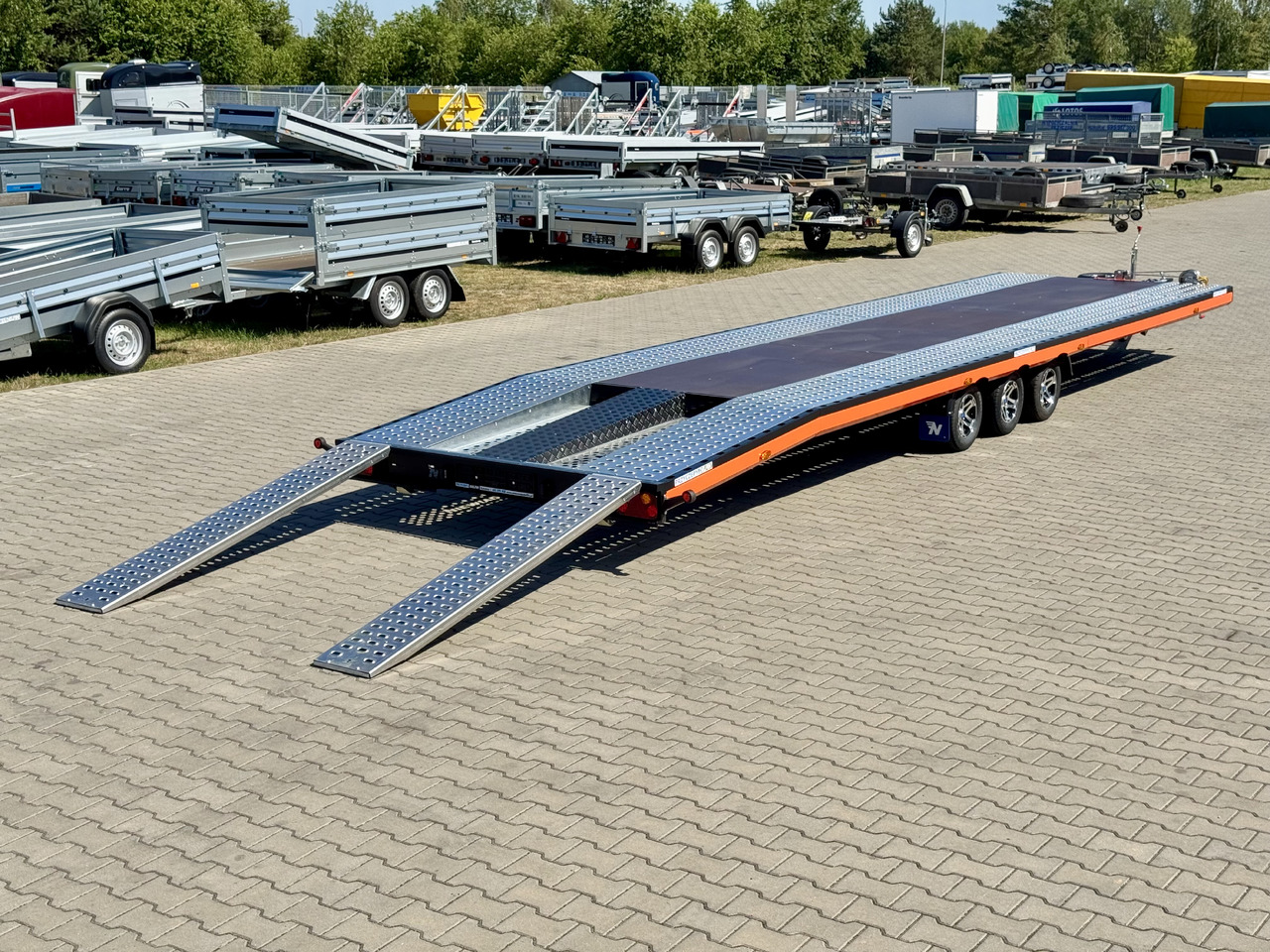 NIEWIADÓW Indiana Premium Color 850 x 210 cm | 3500 kg - Remorque porte-voitures: photos 2 NIEWIADÓW Indiana Premium Color 850 x 210 cm | 3500 kg - Remorque porte-voitures: photos 2