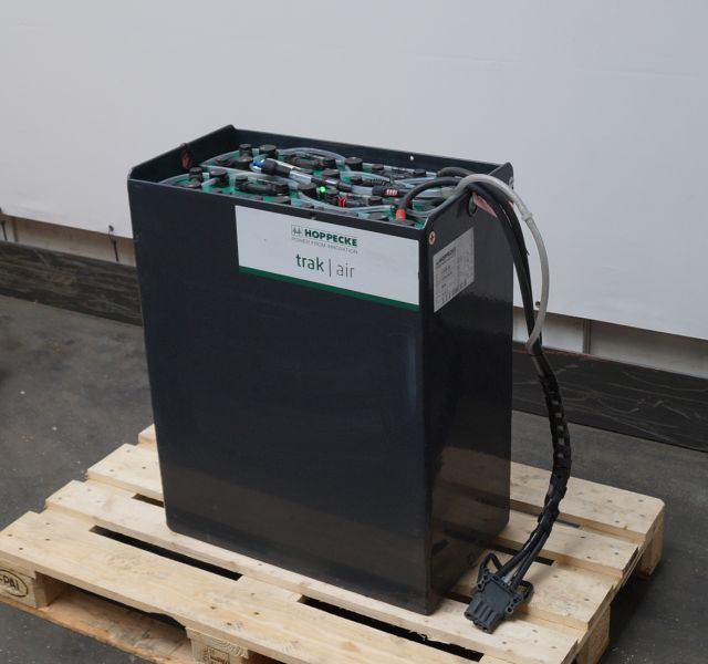 Hoppeke unknown | Battery 24V620Ah 4HPZS620 year 2017 weight 479 kg Battery 24V620Ah 4HPZS620 year 2017 weight 479 kg - Accumulateur pour Matériel de manutention: photos 1 Hoppeke unknown | Battery 24V620Ah 4HPZS620 year 2017 weight 479 kg Battery 24V620Ah 4HPZS620 year 2017 weight 479 kg - Accumulateur pour Matériel de manutention: photos 1