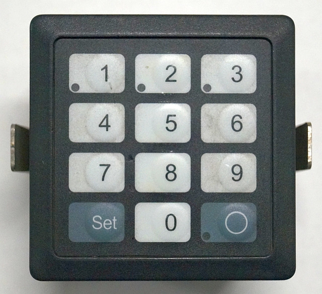 Jungheinrich 51024039 | Codekey Can Open Cancode II sn. 504C8615 - Système électrique pour Matériel de manutention: photos 1 Jungheinrich 51024039 | Codekey Can Open Cancode II sn. 504C8615 - Système électrique pour Matériel de manutention: photos 1