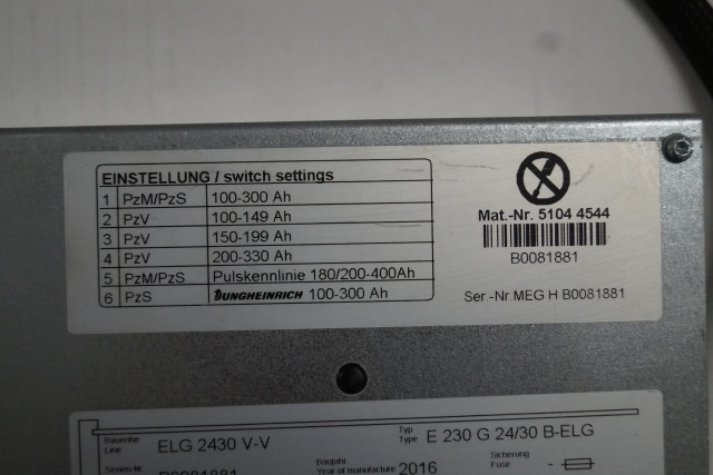 Jungheinrich 51044544 | build in charger 24V/30A 100-300Ah sn. B0081881 - Système électrique pour Matériel de manutention: photos 2 Jungheinrich 51044544 | build in charger 24V/30A 100-300Ah sn. B0081881 - Système électrique pour Matériel de manutention: photos 2