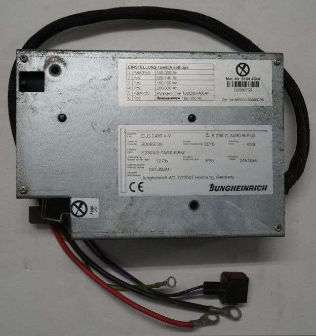 Jungheinrich 51044544 | build in charger 24V/30A 100-300Ah sn. B0089739 - Système électrique pour Matériel de manutention: photos 1 Jungheinrich 51044544 | build in charger 24V/30A 100-300Ah sn. B0089739 - Système électrique pour Matériel de manutention: photos 1