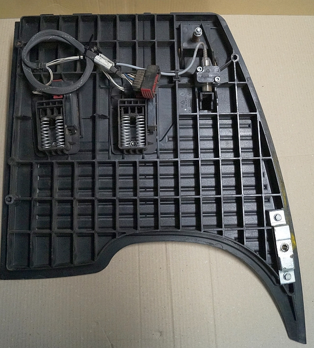Jungheinrich 51189782 | Vloerplaat Floorplate ETV from Year 2011 Driving pedal 5 Vloerplaat Floorplate ETV from Year 2011 Driving pedal 51443197 Brake pedal 51198398 Kill switch 51188550 kabel 51178968 - Frame/ Châssis pour Matériel de manutention: photos 2 Jungheinrich 51189782 | Vloerplaat Floorplate ETV from Year 2011 Driving pedal 5 Vloerplaat Floorplate ETV from Year 2011 Driving pedal 51443197 Brake pedal 51198398 Kill switch 51188550 kabel 51178968 - Frame/ Châssis pour Matériel de manutention: photos 2