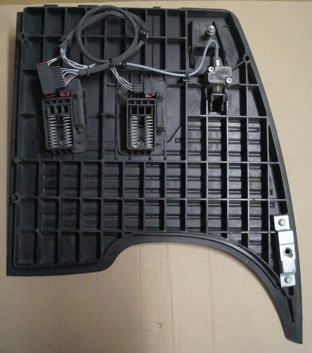 Jungheinrich 51189782 | Vloerplaat Floorplate ETV from Year 2011 Driving pedal 5 Vloerplaat Floorplate ETV from Year 2011 Driving pedal 51443197 Brake pedal 51198398 Kill switch 51188550 kabel 51178968 - Frame/ Châssis pour Matériel de manutention: photos 2 Jungheinrich 51189782 | Vloerplaat Floorplate ETV from Year 2011 Driving pedal 5 Vloerplaat Floorplate ETV from Year 2011 Driving pedal 51443197 Brake pedal 51198398 Kill switch 51188550 kabel 51178968 - Frame/ Châssis pour Matériel de manutention: photos 2