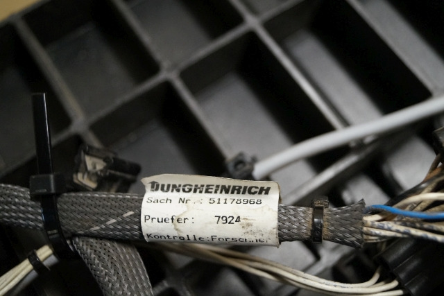 Jungheinrich 51189782 | Vloerplaat Floorplate ETV from Year 2011 Driving pedal 5 Vloerplaat Floorplate ETV from Year 2011 Driving pedal 51443197 Brake pedal 51198398 Kill switch 51188550 kabel 51178968 - Frame/ Châssis pour Matériel de manutention: photos 3 Jungheinrich 51189782 | Vloerplaat Floorplate ETV from Year 2011 Driving pedal 5 Vloerplaat Floorplate ETV from Year 2011 Driving pedal 51443197 Brake pedal 51198398 Kill switch 51188550 kabel 51178968 - Frame/ Châssis pour Matériel de manutention: photos 3