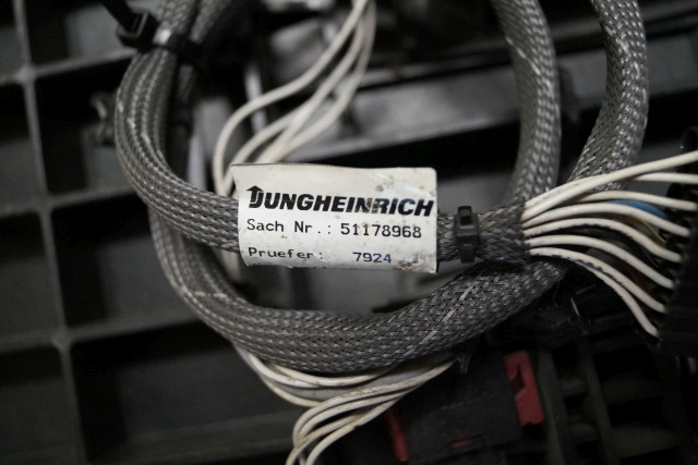 Jungheinrich 51189782 | Vloerplaat Floorplate ETV from Year 2011 Driving pedal 5 Vloerplaat Floorplate ETV from Year 2011 Driving pedal 51443197 Brake pedal 51198398 Kill switch 51188550 kabel 51178968 - Frame/ Châssis pour Matériel de manutention: photos 3 Jungheinrich 51189782 | Vloerplaat Floorplate ETV from Year 2011 Driving pedal 5 Vloerplaat Floorplate ETV from Year 2011 Driving pedal 51443197 Brake pedal 51198398 Kill switch 51188550 kabel 51178968 - Frame/ Châssis pour Matériel de manutention: photos 3