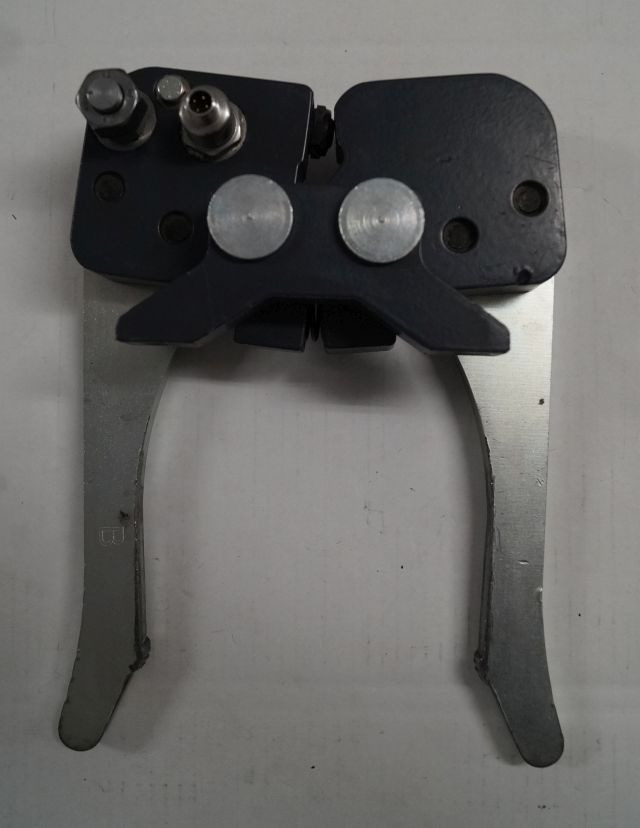 Jungheinrich 51193016 | Hydraulic Clamb from EKS308 year 2014 loading sensor 511 - Hydraulique pour Matériel de manutention: photos 1 Jungheinrich 51193016 | Hydraulic Clamb from EKS308 year 2014 loading sensor 511 - Hydraulique pour Matériel de manutention: photos 1