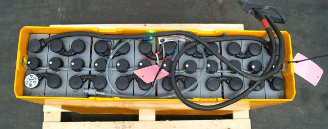 Jungheinrich unknown | Battery 24V465Ah 24 3PZS465 year 21/2020 370 kg dimension Battery 24V465Ah 24 3PZS465 year 21/2020 370 kg dimensions 78,5x21x79cm sn. 7540926001 - Accumulateur pour Matériel de manutention: photos 2 Jungheinrich unknown | Battery 24V465Ah 24 3PZS465 year 21/2020 370 kg dimension Battery 24V465Ah 24 3PZS465 year 21/2020 370 kg dimensions 78,5x21x79cm sn. 7540926001 - Accumulateur pour Matériel de manutention: photos 2