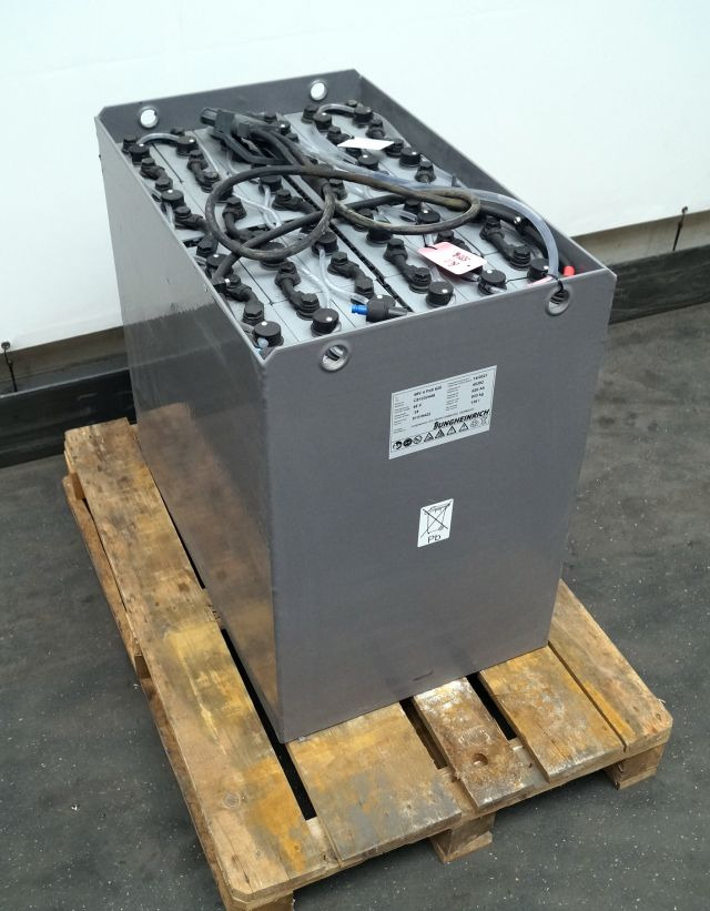 Jungheinrich unknown | Battery 48V620Ah 48 4PZS620  year 4/2021 933 kg dimension Battery 48V620Ah 48 4PZS620  year 4/2021 933 kg dimensions 83,5x52,5x78,5cm sn. C8122448 - Accumulateur pour Matériel de manutention: photos 1 Jungheinrich unknown | Battery 48V620Ah 48 4PZS620  year 4/2021 933 kg dimension Battery 48V620Ah 48 4PZS620  year 4/2021 933 kg dimensions 83,5x52,5x78,5cm sn. C8122448 - Accumulateur pour Matériel de manutention: photos 1