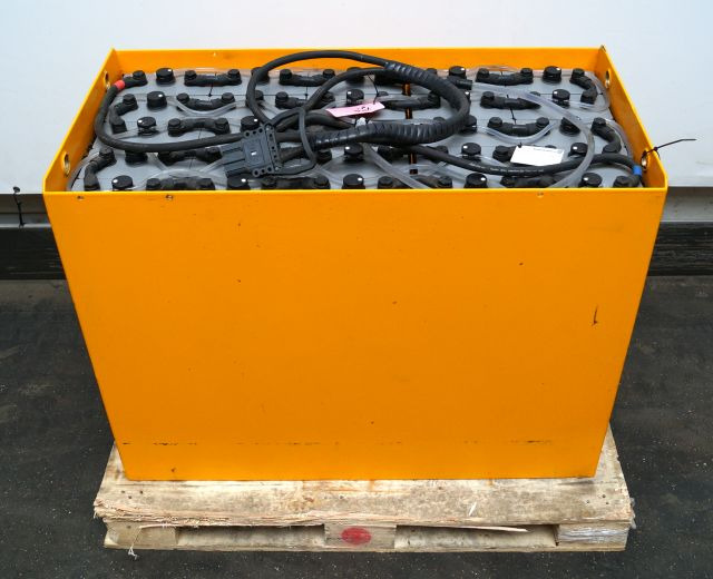 Jungheinrich unknown | Battery 48V775Ah 48 5PZS775 Year 2022 weight 1119 kg sn. - Accumulateur pour Matériel de manutention: photos 1 Jungheinrich unknown | Battery 48V775Ah 48 5PZS775 Year 2022 weight 1119 kg sn. - Accumulateur pour Matériel de manutention: photos 1