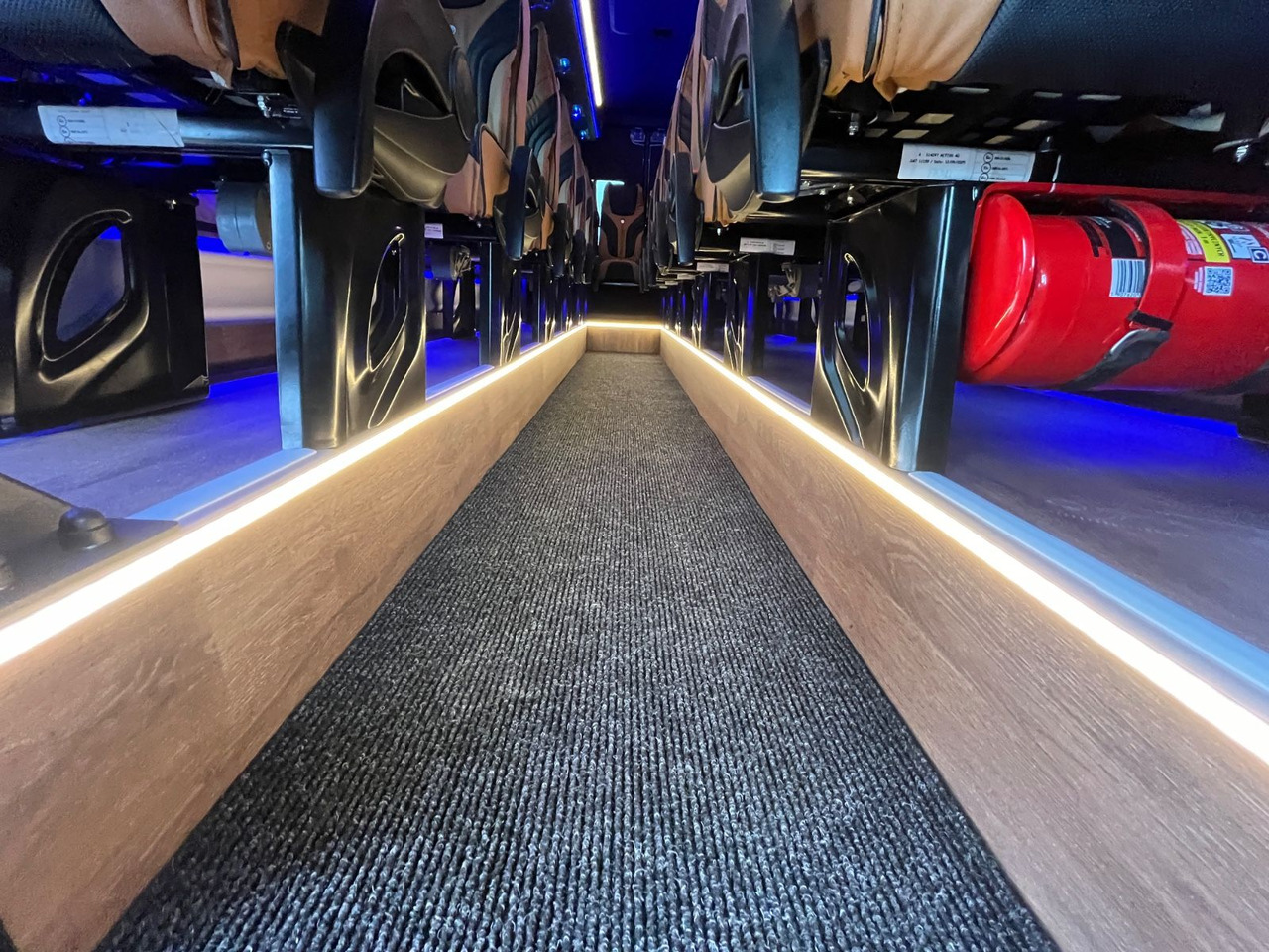 Mercedes-Benz Sprinter 519 AWD 4x4 TOURIST  / 21 to 24 Seats en crédit-bail Mercedes-Benz Sprinter 519 AWD 4x4 TOURIST  / 21 to 24 Seats: photos 23