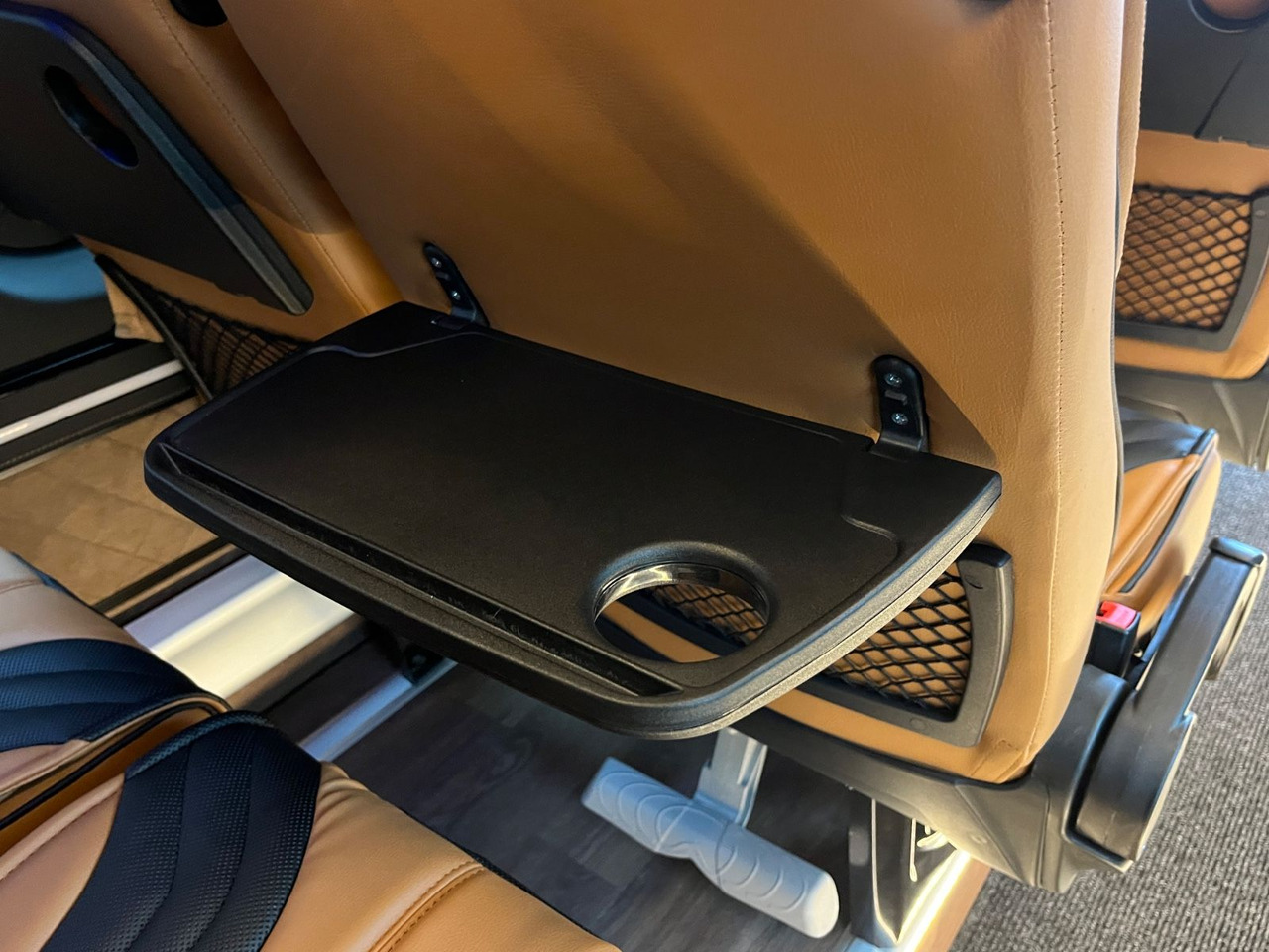 Mercedes-Benz Sprinter 519 AWD 4x4 TOURIST  / 21 to 24 Seats en crédit-bail Mercedes-Benz Sprinter 519 AWD 4x4 TOURIST  / 21 to 24 Seats: photos 17