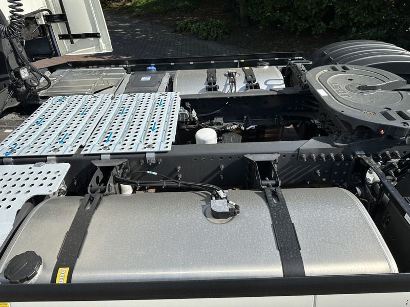 Volvo Volvo FH 500 4x2 ACC I-PARK COOL NEW MODEL FH 500 4x2 - Tracteur routier: photos 5 Volvo Volvo FH 500 4x2 ACC I-PARK COOL NEW MODEL FH 500 4x2 - Tracteur routier: photos 5