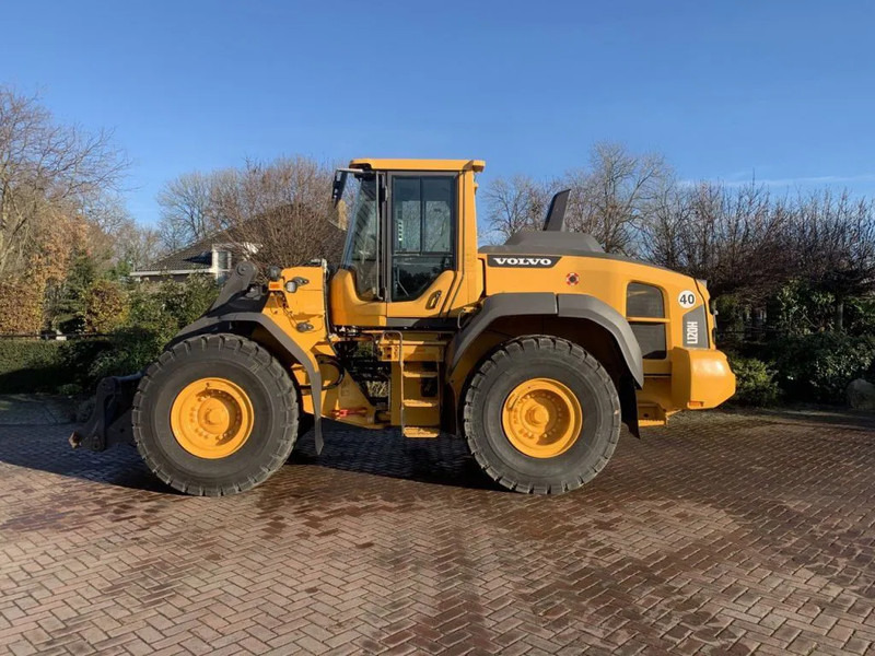 Volvo L120 H - Chargeuse sur pneus: photos 1 Volvo L120 H - Chargeuse sur pneus: photos 1