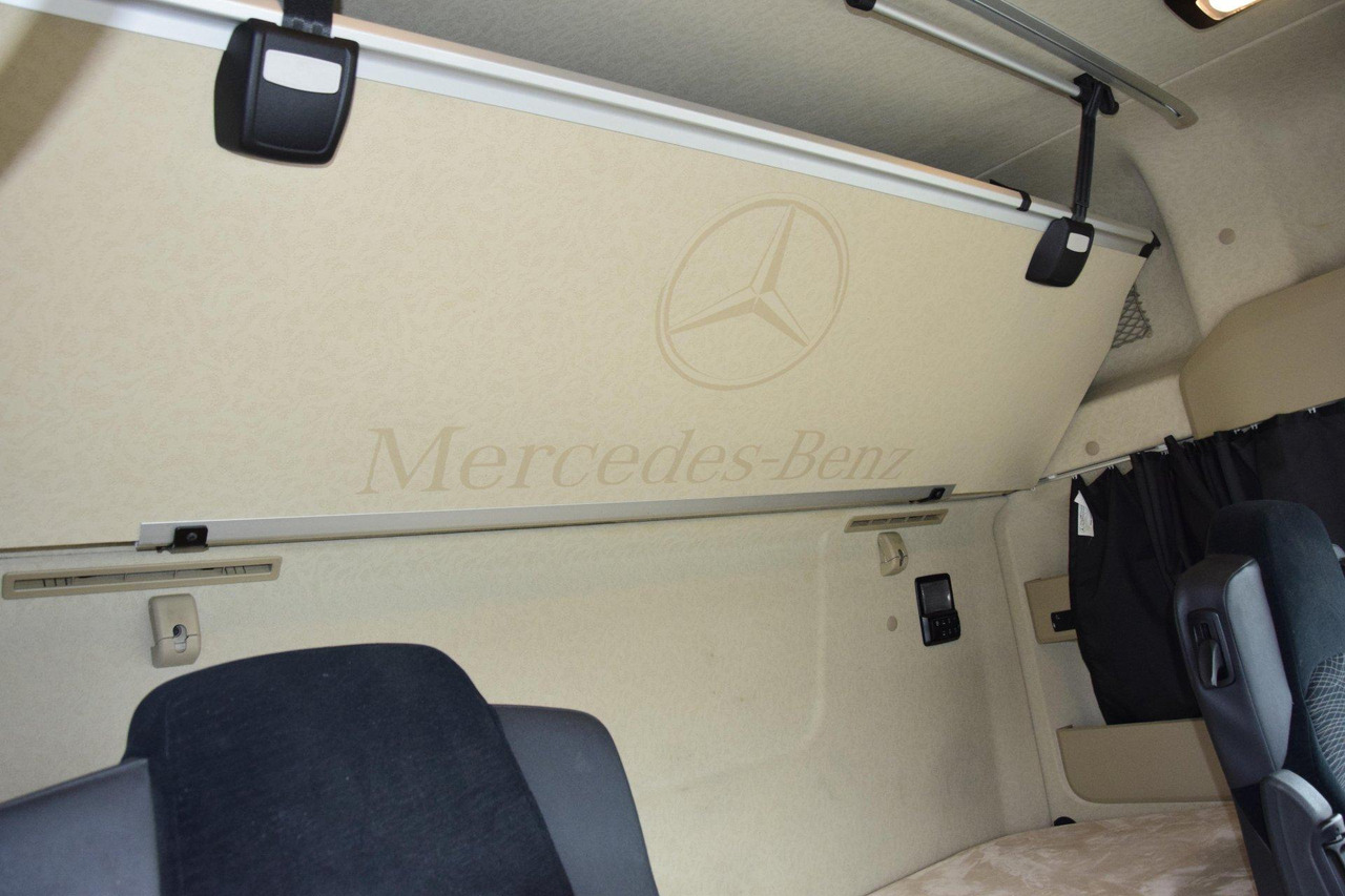 Tracteur routier Mercedes-Benz Actros 5 1845 BigSpace: photos 13