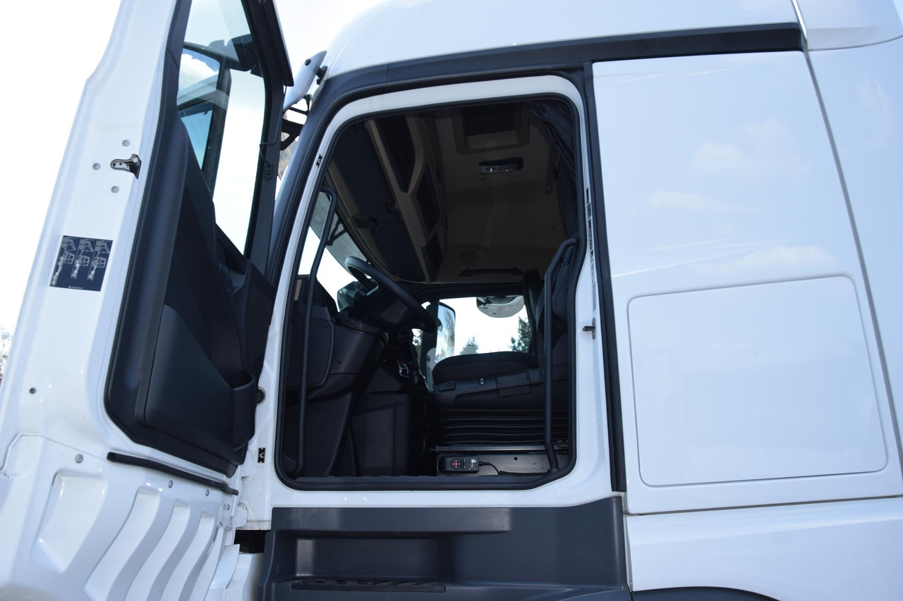 Tracteur routier Mercedes-Benz Actros 5 1845 BigSpace: photos 8