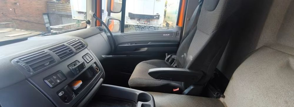 Camion bétaillère DAF CF 400 Menke Einstock | Transport zwierząt jednopoziomowy | 2 kratownice do bydła| Retarder | Euro 6: photos 16 Camion bétaillère DAF CF 400 Menke Einstock | Transport zwierząt jednopoziomowy | 2 kratownice do bydła| Retarder | Euro 6: photos 16