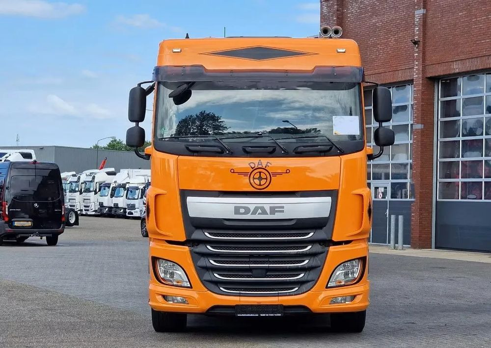 DAF XF 460 4x2 SpaceCab – Menke Livestock | 1 pokład | Euro 6 | 2016 - Camion bétaillère: photos 3 DAF XF 460 4x2 SpaceCab – Menke Livestock | 1 pokład | Euro 6 | 2016 - Camion bétaillère: photos 3