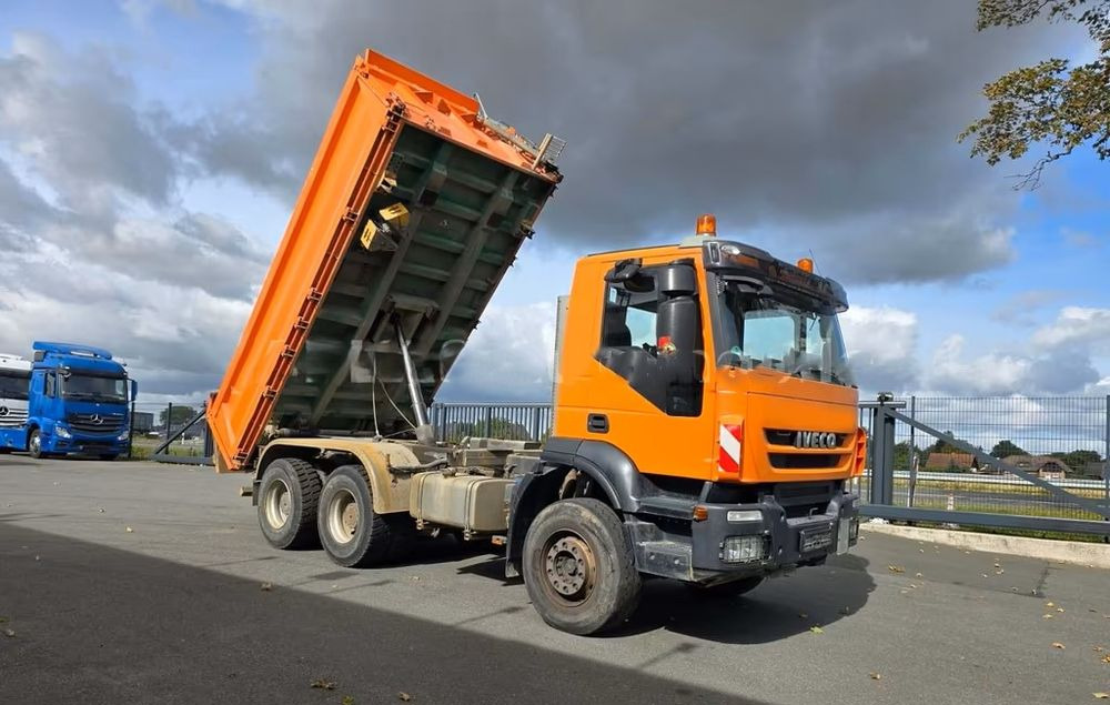 Iveco Trakker AD 360 – Trójstronny Wywrotka Meiller – 6x4 – Euro 5 - 279.067 km - Camion benne: photos 1 Iveco Trakker AD 360 – Trójstronny Wywrotka Meiller – 6x4 – Euro 5 - 279.067 km - Camion benne: photos 1