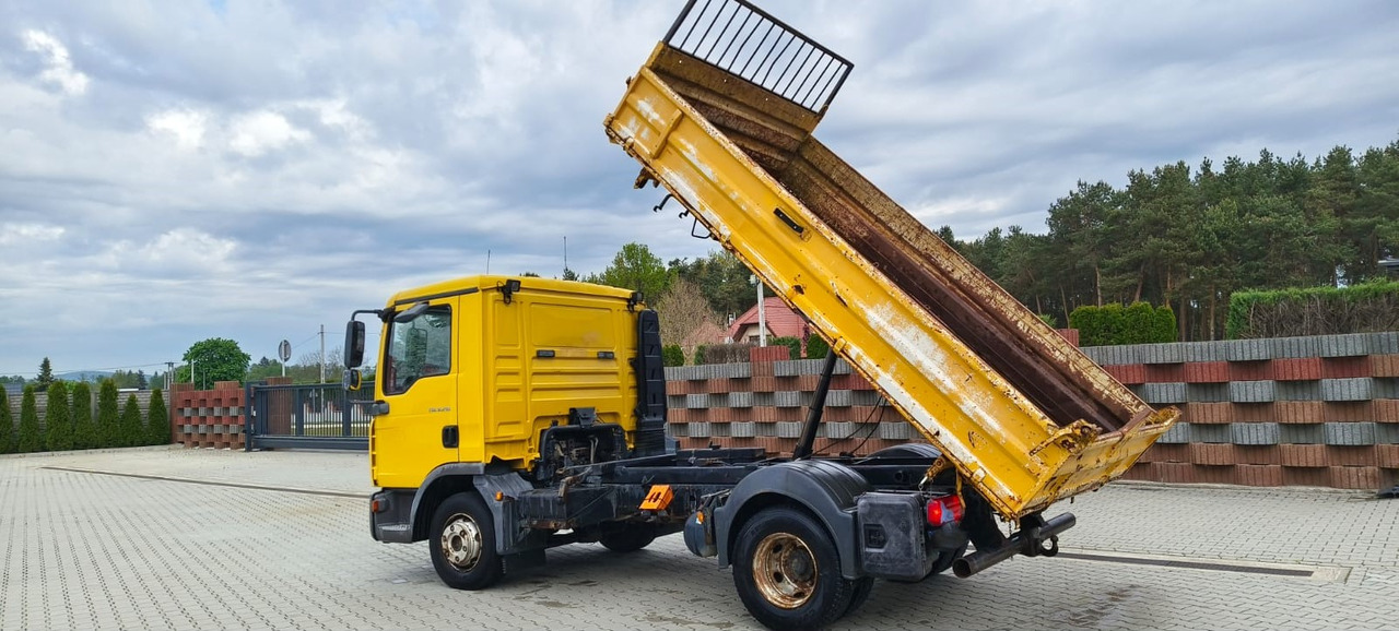 MAN TGL 8.210 * 2007 * 3-stronny KIPER * NOWE OPONY * MANUAL * RESOR * 3 MIEJSCA - Camion benne: photos 2 MAN TGL 8.210 * 2007 * 3-stronny KIPER * NOWE OPONY * MANUAL * RESOR * 3 MIEJSCA - Camion benne: photos 2