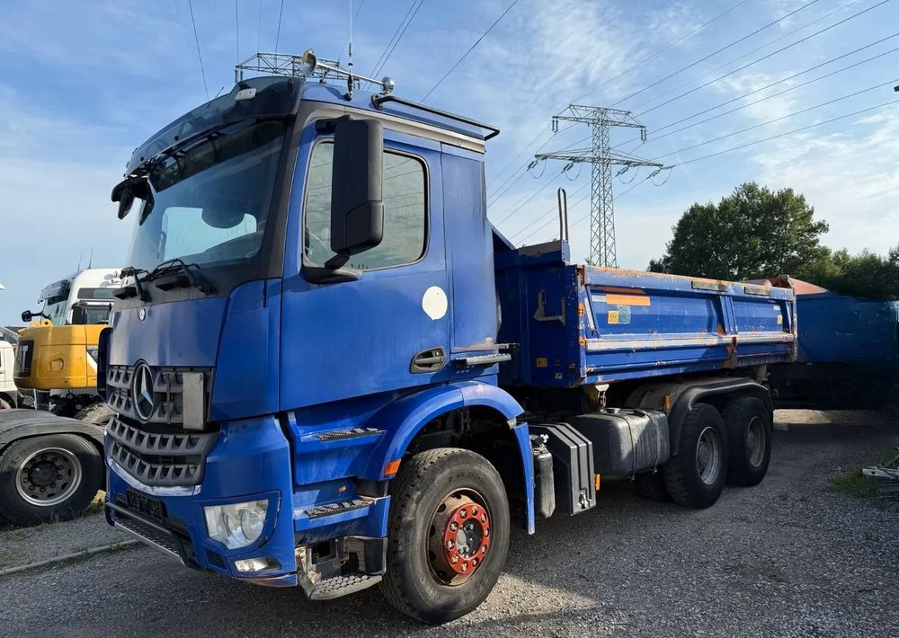 Mercedes-Benz Arocs • Trójstronna wywrotka •6x4 •449 KM• Euro6 • Tempomat • Klimatyzacja• Retarder - Camion benne: photos 1 Mercedes-Benz Arocs • Trójstronna wywrotka •6x4 •449 KM• Euro6 • Tempomat • Klimatyzacja• Retarder - Camion benne: photos 1