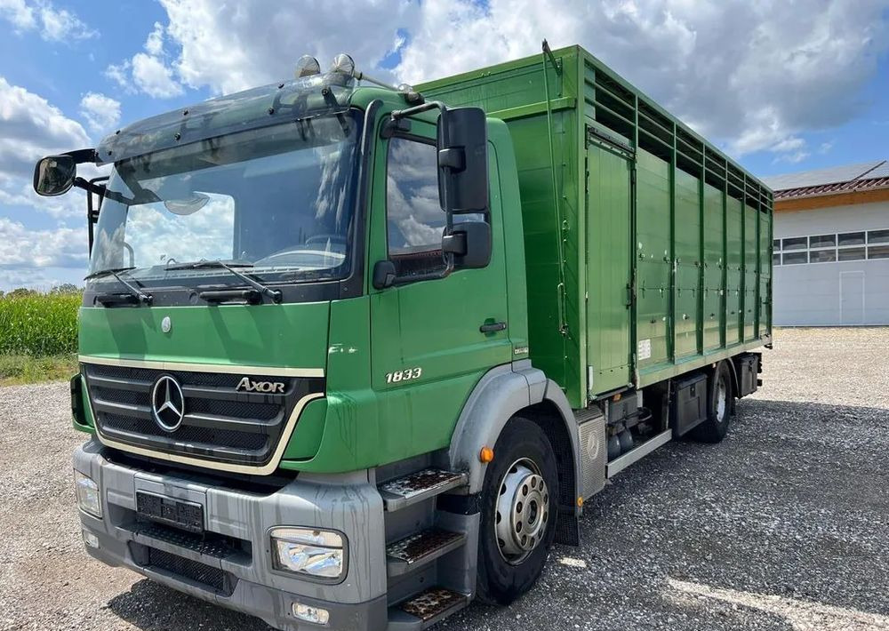 Mercedes-Benz Axor 1833 6x2 | Samochód do transportu bydła | 2009 | 450 000 km - Camion bétaillère: photos 1 Mercedes-Benz Axor 1833 6x2 | Samochód do transportu bydła | 2009 | 450 000 km - Camion bétaillère: photos 1