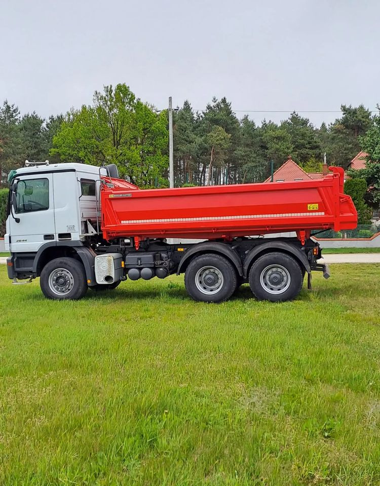 Mercedes-Benz Mercedes-Benz Actros 2644 K/ 6x4 / Meiller Retarder /Wywrotka/Euro 3 - Camion benne: photos 2 Mercedes-Benz Mercedes-Benz Actros 2644 K/ 6x4 / Meiller Retarder /Wywrotka/Euro 3 - Camion benne: photos 2