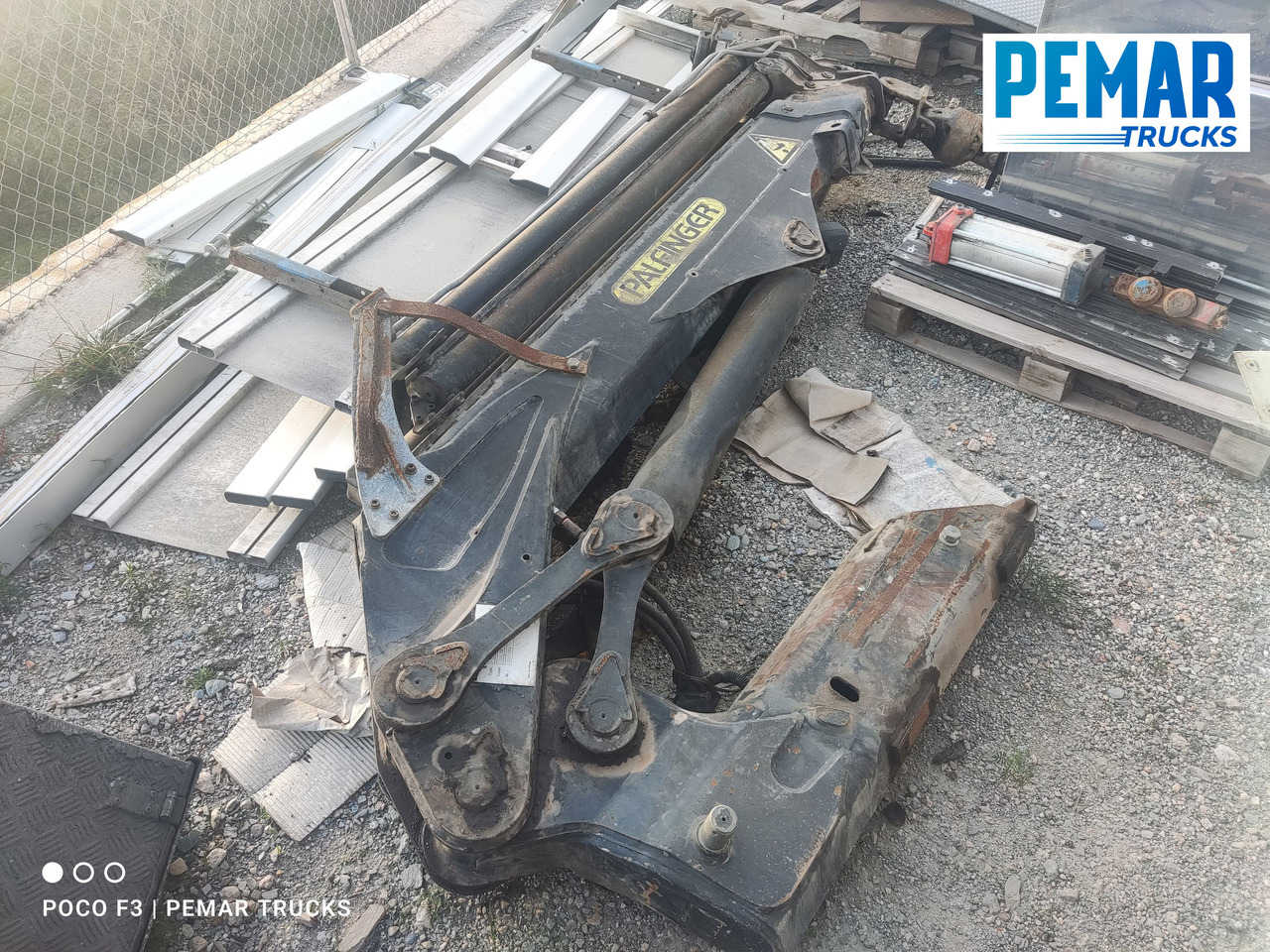 JIB PALFINGER PJ080 - Outil/ Équipement: photos 1 JIB PALFINGER PJ080 - Outil/ Équipement: photos 1