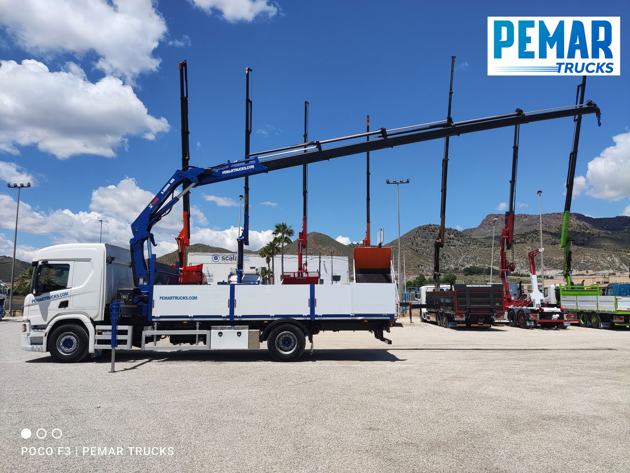 SCANIA P 370 GRUA CAJA FIJA 18T - Camion grue: photos 4 SCANIA P 370 GRUA CAJA FIJA 18T - Camion grue: photos 4