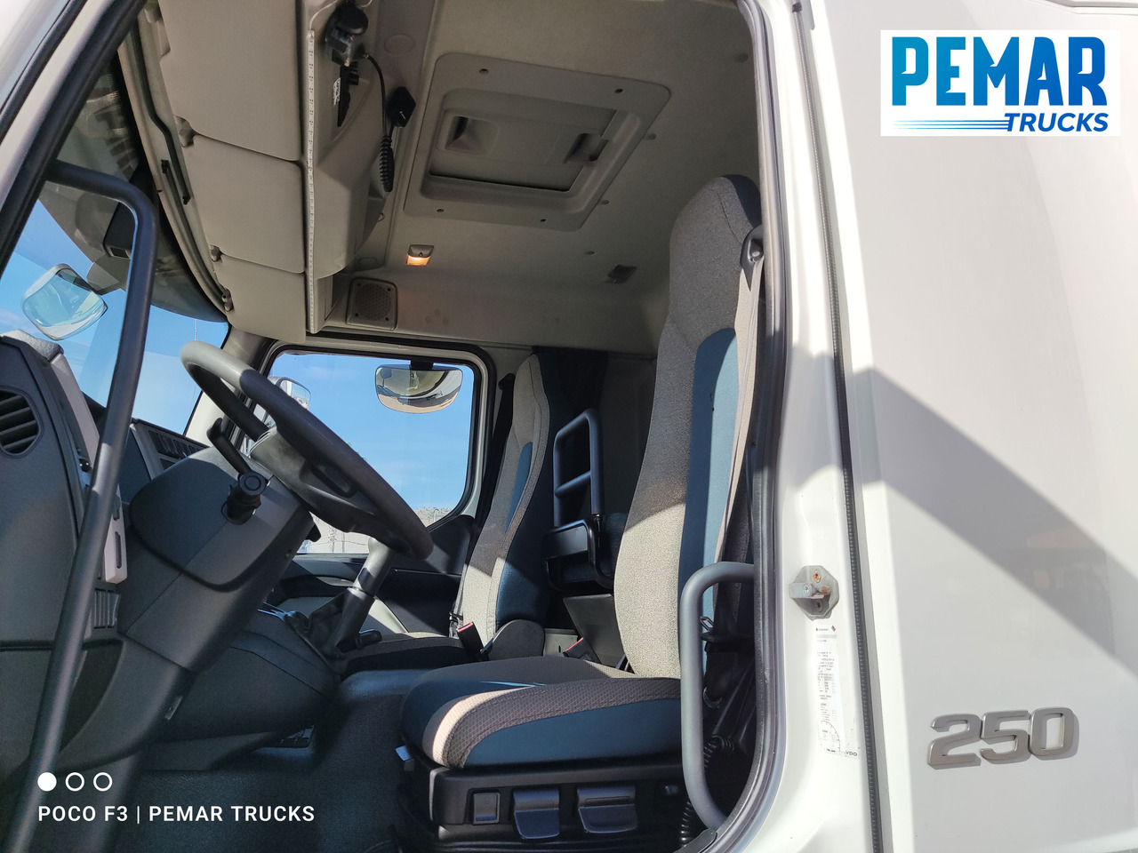 Camion à rideaux coulissants VOLVO FL 250 SEMITAUTLINER 16T: photos 20 Camion à rideaux coulissants VOLVO FL 250 SEMITAUTLINER 16T: photos 20