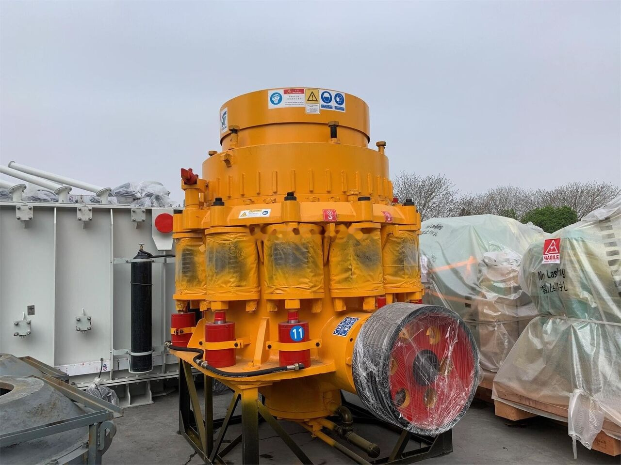Kinglink KLC1300 Iron Ore Cone Crusher 150-250TPH - Concasseur à cône: photos 1 Kinglink KLC1300 Iron Ore Cone Crusher 150-250TPH - Concasseur à cône: photos 1