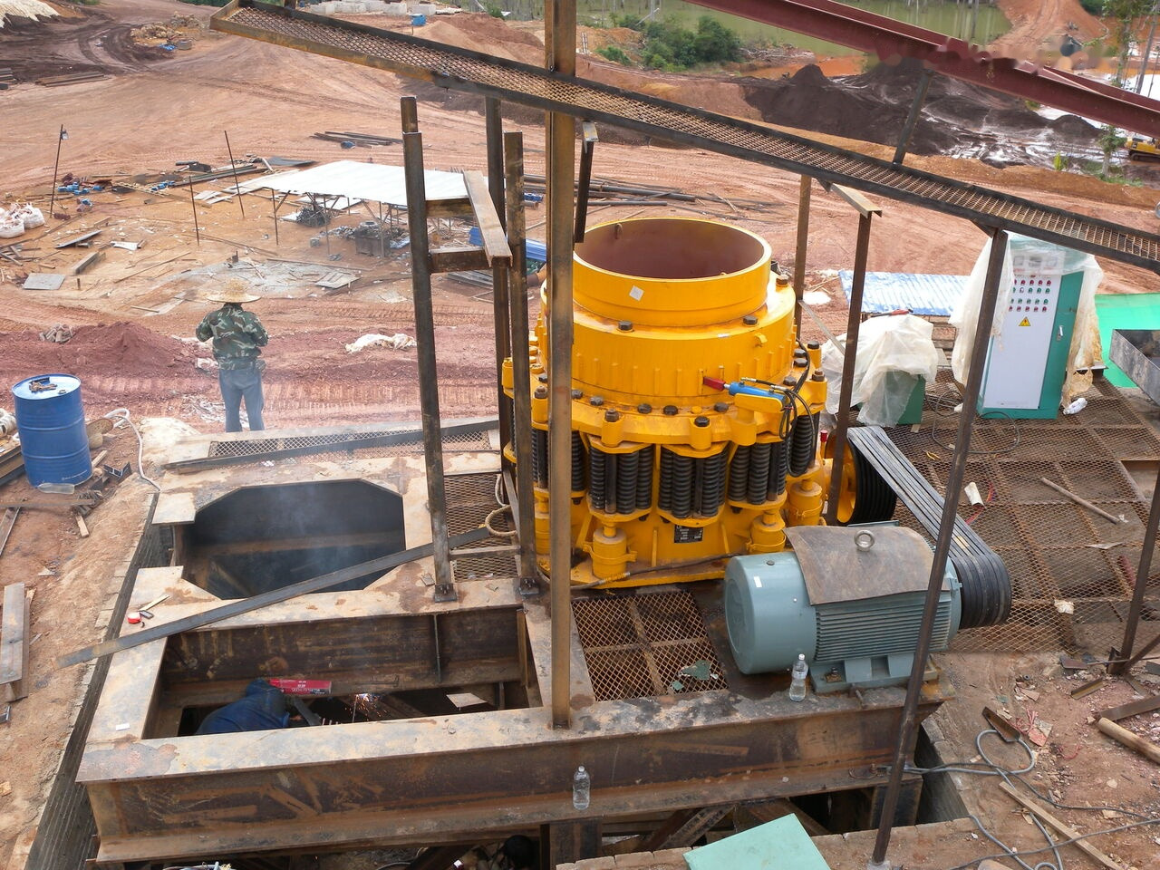 Concasseur à cône neuf Kinglink New KLF1300 4.25 SH Symons Cone Crusher: photos 11