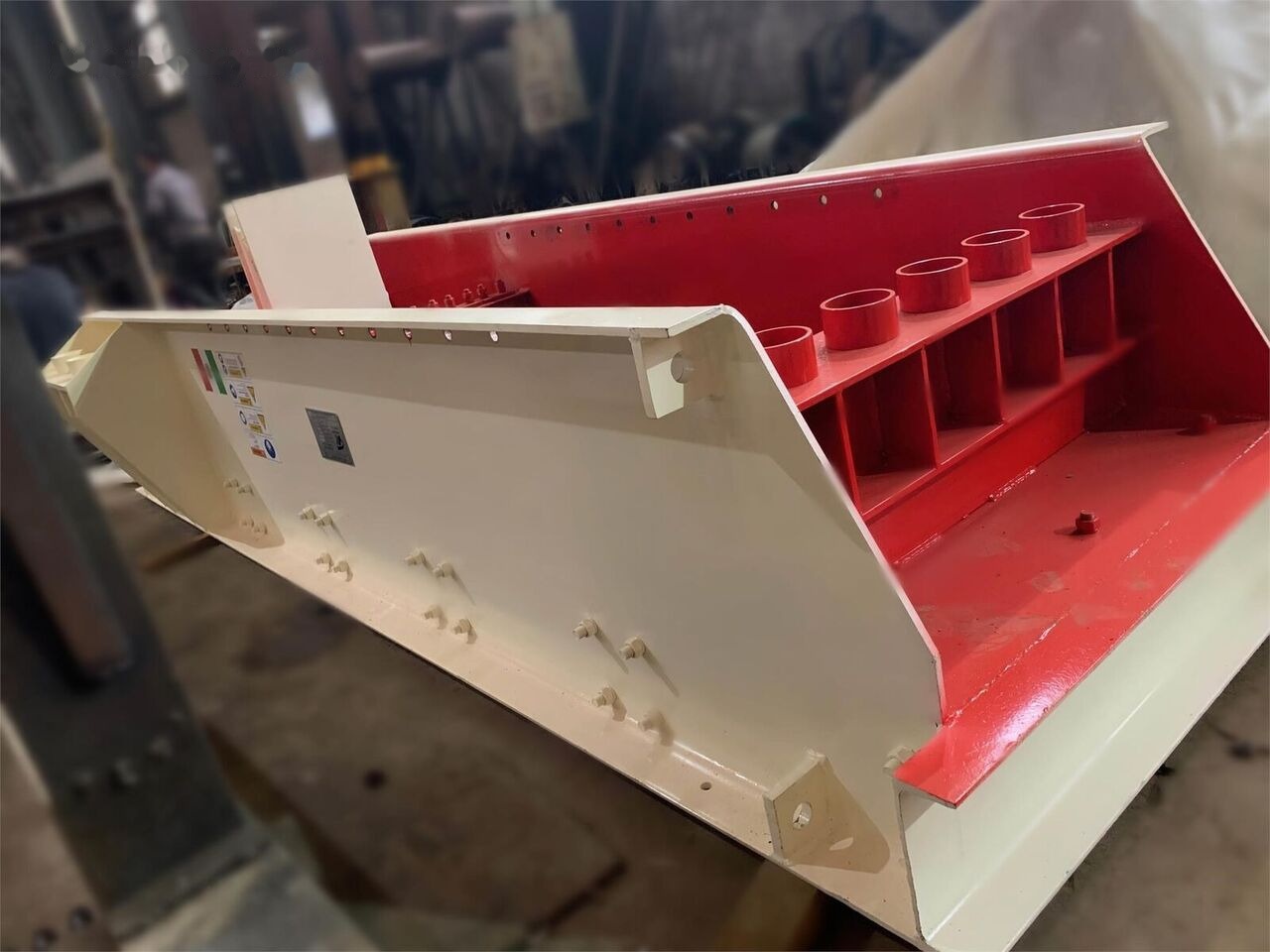 Kinglink ZSW380X96 Grizzly Vibrating Feeder - Machine d'exploitation minière: photos 1 Kinglink ZSW380X96 Grizzly Vibrating Feeder - Machine d'exploitation minière: photos 1