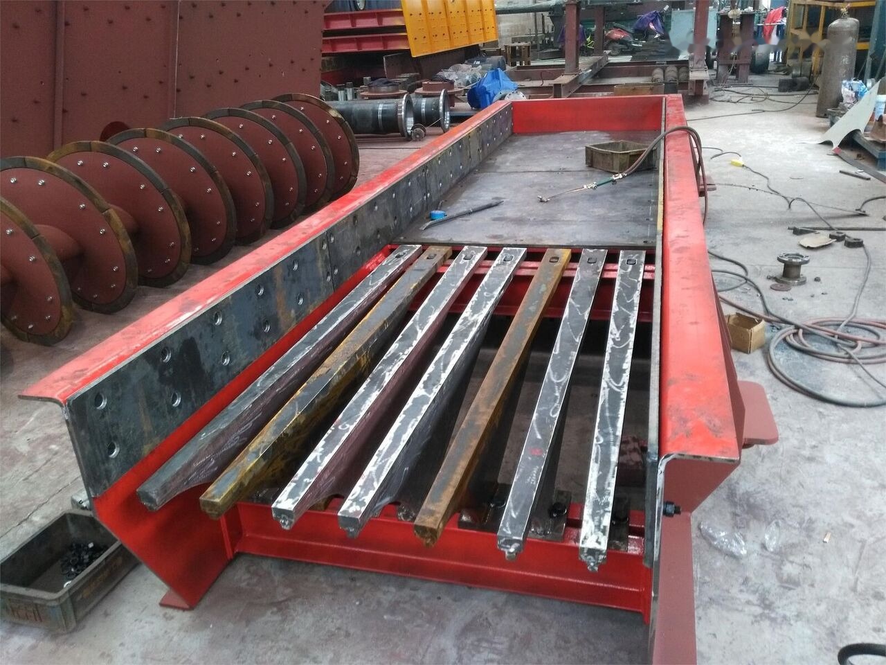 Kinglink ZSW600x150 Vibrating Feeder - Machine d'exploitation minière: photos 2 Kinglink ZSW600x150 Vibrating Feeder - Machine d'exploitation minière: photos 2