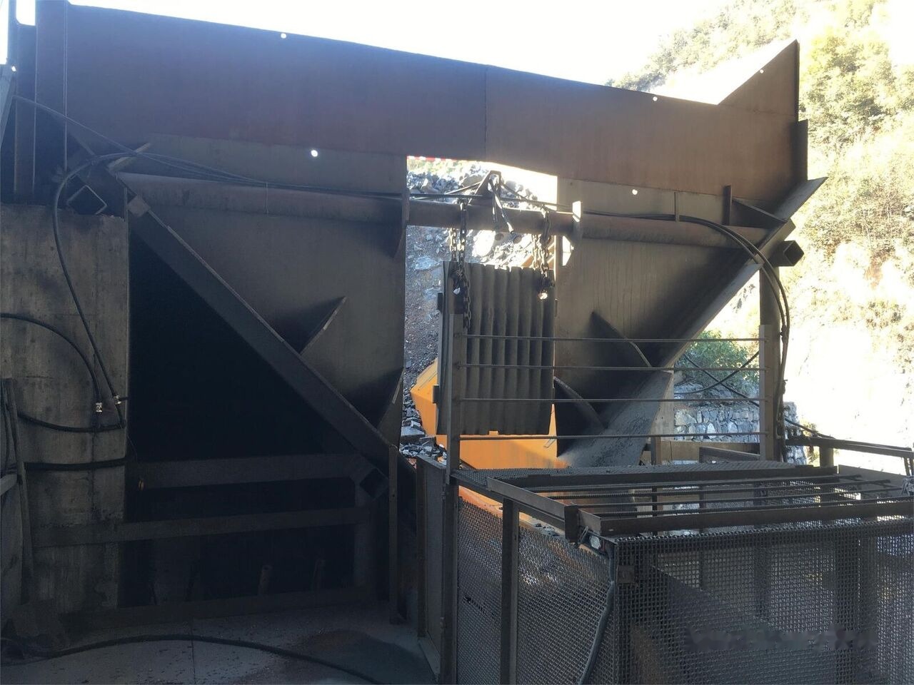 Kinglink ZSW600x150 Vibriting Feeder For Sale - Machine d'exploitation minière: photos 3 Kinglink ZSW600x150 Vibriting Feeder For Sale - Machine d'exploitation minière: photos 3