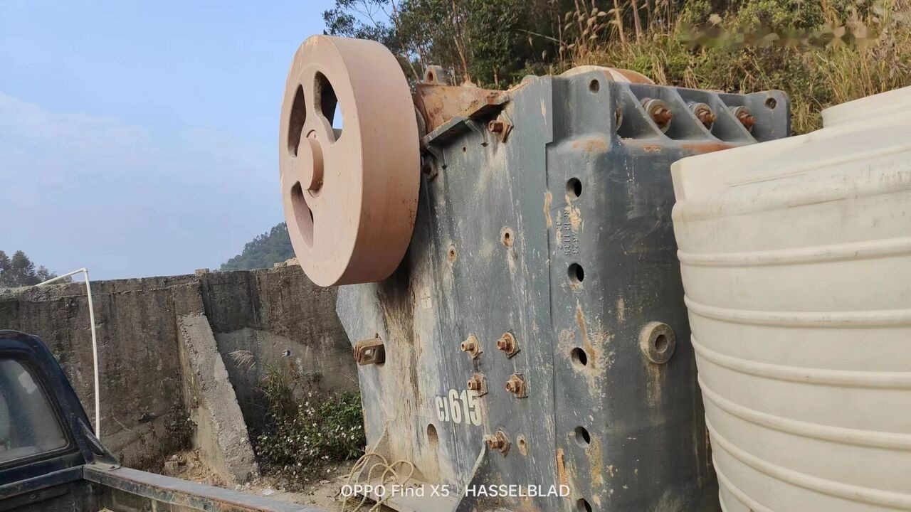 Sandvik CJ615 Jaw Crusher - Concasseur à mâchoires: photos 1 Sandvik CJ615 Jaw Crusher - Concasseur à mâchoires: photos 1