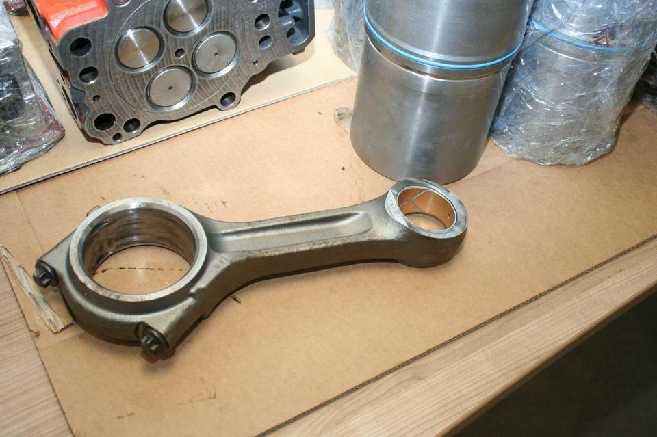 Pleuel für Scania DC 9, DC 11, DC 12, 1538038 - Bielle: photos 1 Pleuel für Scania DC 9, DC 11, DC 12, 1538038 - Bielle: photos 1