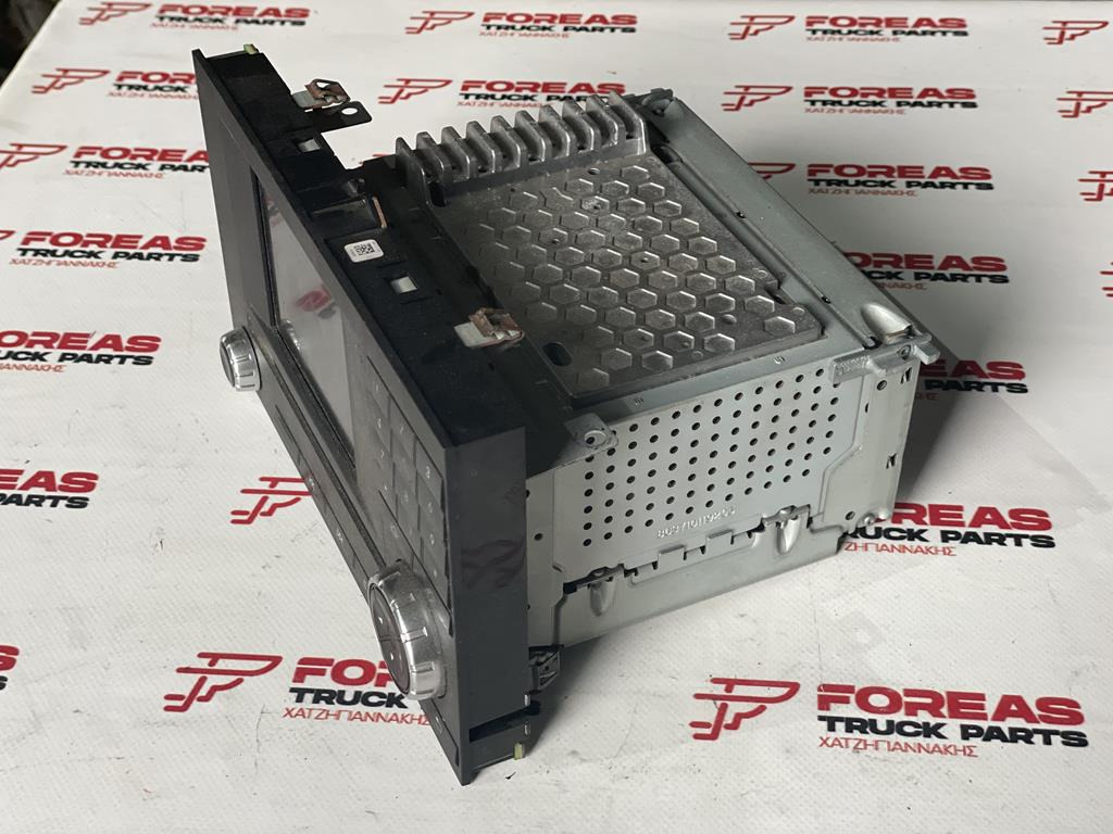 BOSCH RADIO FOR MERCEDES ACTROS MP4 - A 0004466662 - Cabine et intérieur pour Camion: photos 2 BOSCH RADIO FOR MERCEDES ACTROS MP4 - A 0004466662 - Cabine et intérieur pour Camion: photos 2