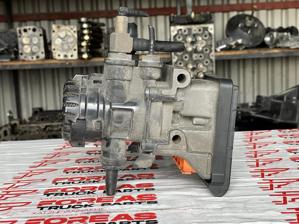 KNORR-BREMSE ABS ADJUSTMENT VALVE FOR MAN - 81.52106-6067 - Valve de frein pour Camion: photos 2 KNORR-BREMSE ABS ADJUSTMENT VALVE FOR MAN - 81.52106-6067 - Valve de frein pour Camion: photos 2