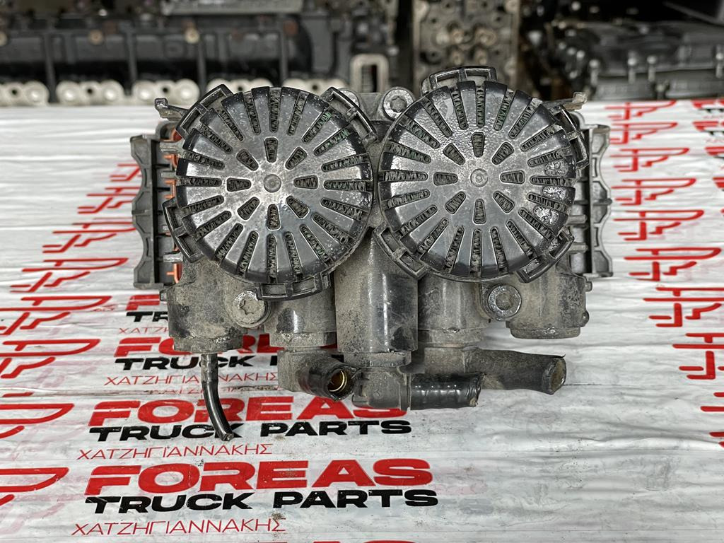 KNORR-BREMSE EBS 7 ADJUSTMENT VALVE FOR MAN - 81.52106-6069 - Valve de frein pour Camion: photos 1 KNORR-BREMSE EBS 7 ADJUSTMENT VALVE FOR MAN - 81.52106-6069 - Valve de frein pour Camion: photos 1