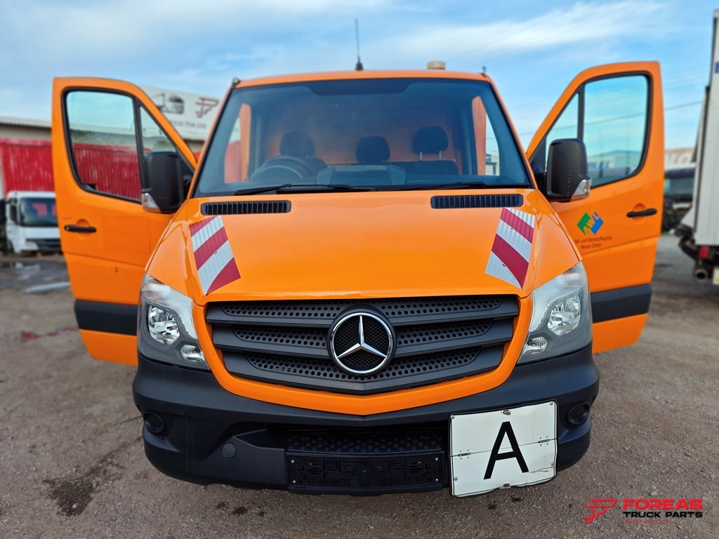MERCEDES-BENZ 311 – TIPPER – RIGHT HAND DRIVE (RHD) - Utilitaire benne: photos 3 MERCEDES-BENZ 311 – TIPPER – RIGHT HAND DRIVE (RHD) - Utilitaire benne: photos 3