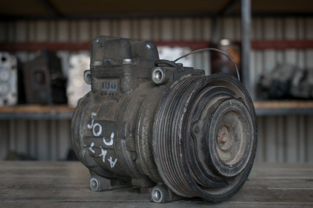 MERCEDES-BENZ AIR CONDITIONING UNIT - Pièce de climatisation pour Camion: photos 1 MERCEDES-BENZ AIR CONDITIONING UNIT - Pièce de climatisation pour Camion: photos 1