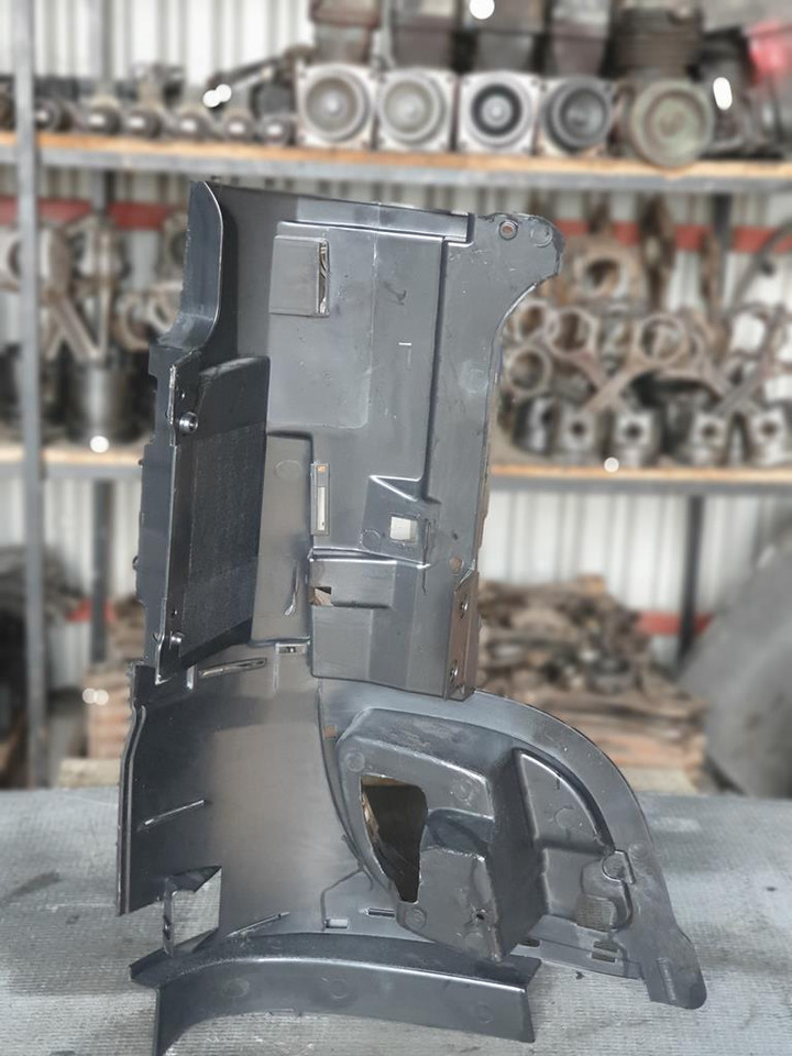 MERCEDES-BENZ ATEGO II - DRIVER - Angle de pare-chocs pour Camion: photos 2 MERCEDES-BENZ ATEGO II - DRIVER - Angle de pare-chocs pour Camion: photos 2