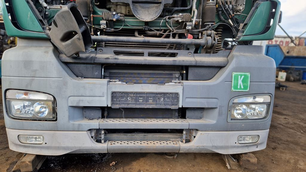 MERCEDES-BENZ AXOR - Pare-chocs pour Camion: photos 1 MERCEDES-BENZ AXOR - Pare-chocs pour Camion: photos 1