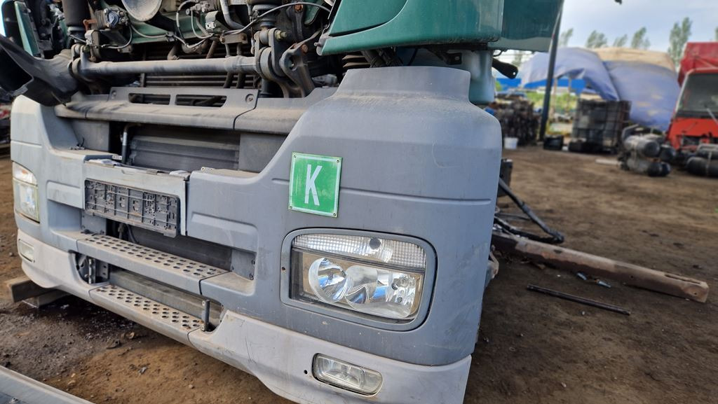 MERCEDES-BENZ AXOR - Pare-chocs pour Camion: photos 2 MERCEDES-BENZ AXOR - Pare-chocs pour Camion: photos 2