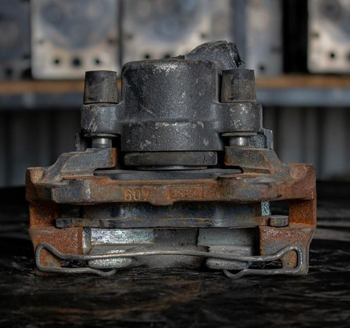 MERCEDES-BENZ SPRINTER ΟΜ601 FOR DIFFERENTIAL - DRIVER'S - Étrier de frein pour Camion: photos 2 MERCEDES-BENZ SPRINTER ΟΜ601 FOR DIFFERENTIAL - DRIVER'S - Étrier de frein pour Camion: photos 2