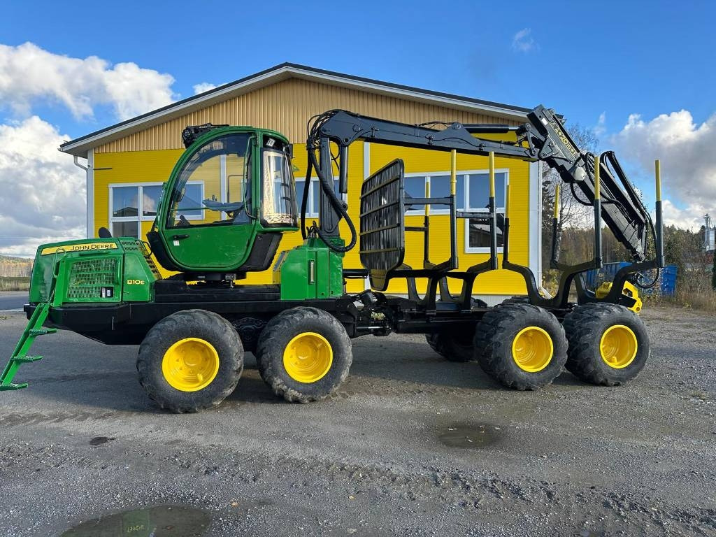 John Deere 810 E - Porteur: photos 1 John Deere 810 E - Porteur: photos 1