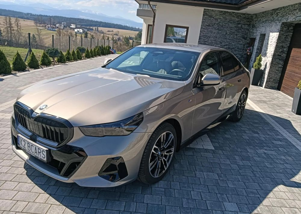 BMW Seria 5 - Voiture: photos 5 BMW Seria 5 - Voiture: photos 5