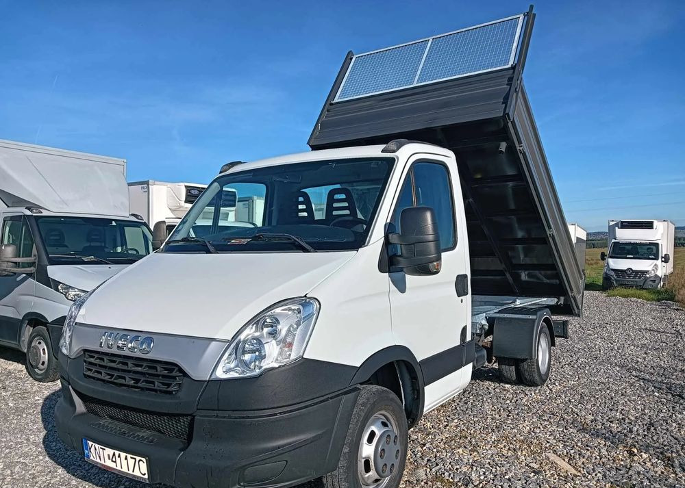 Iveco 35C11, 35C12,35C13 - Utilitaire benne: photos 4 Iveco 35C11, 35C12,35C13 - Utilitaire benne: photos 4