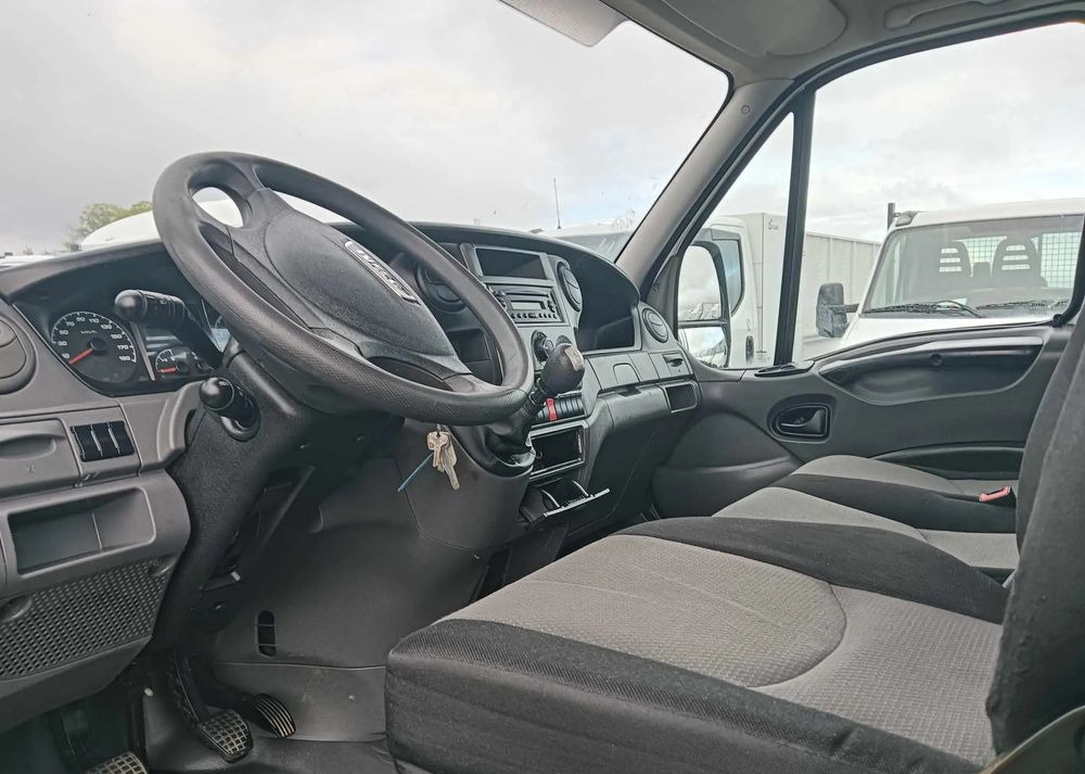 Iveco 35C13, 35C12 - Utilitaire benne: photos 5 Iveco 35C13, 35C12 - Utilitaire benne: photos 5